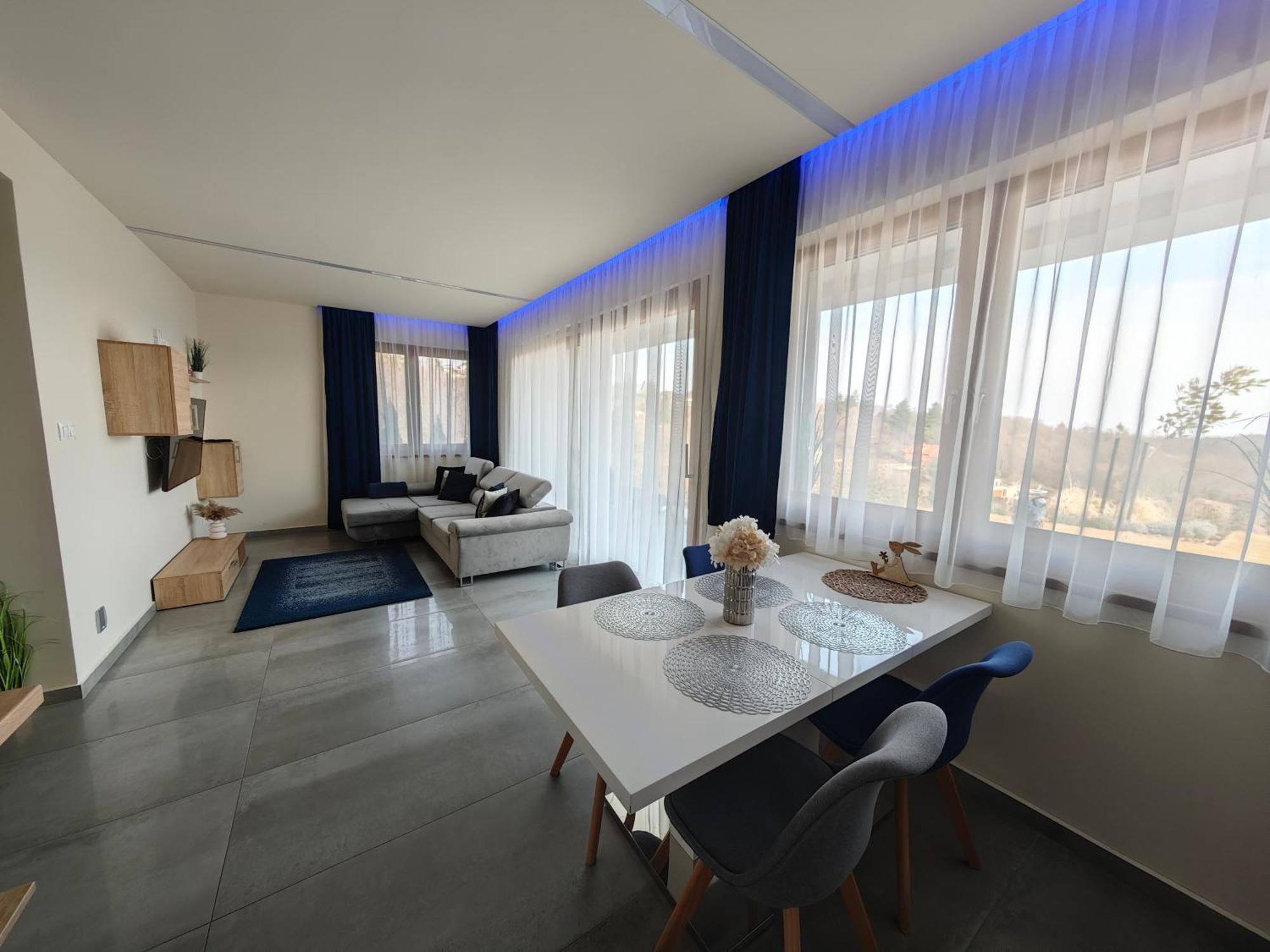 Gamma Apartmanok és Jakuzzi Miskolc Habitación foto